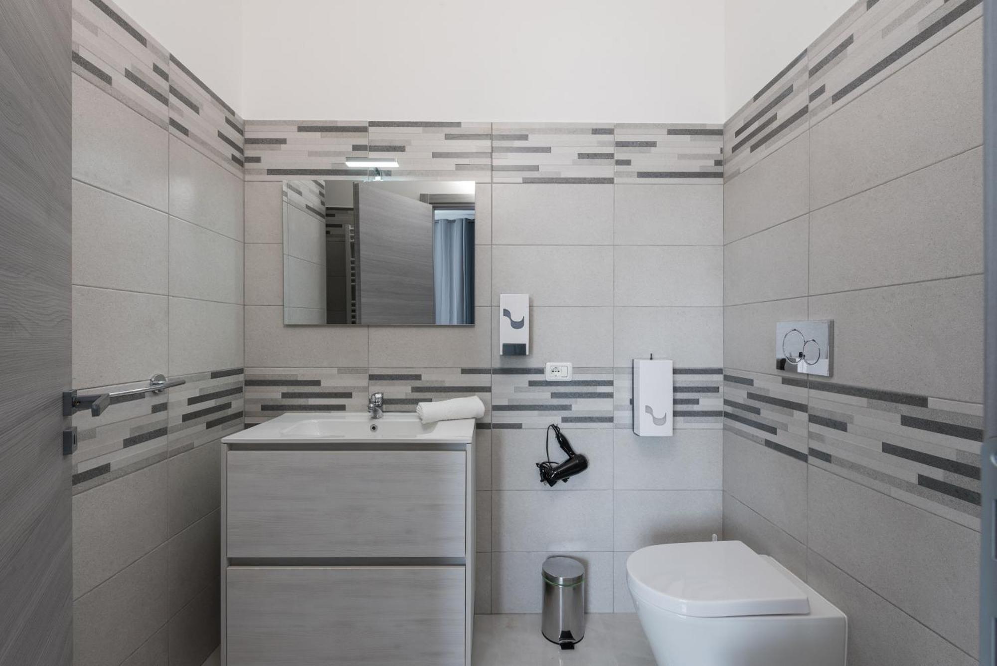 Travelershome Ciampino Airport Guesthouse 600M To Airport Ngoại thất bức ảnh