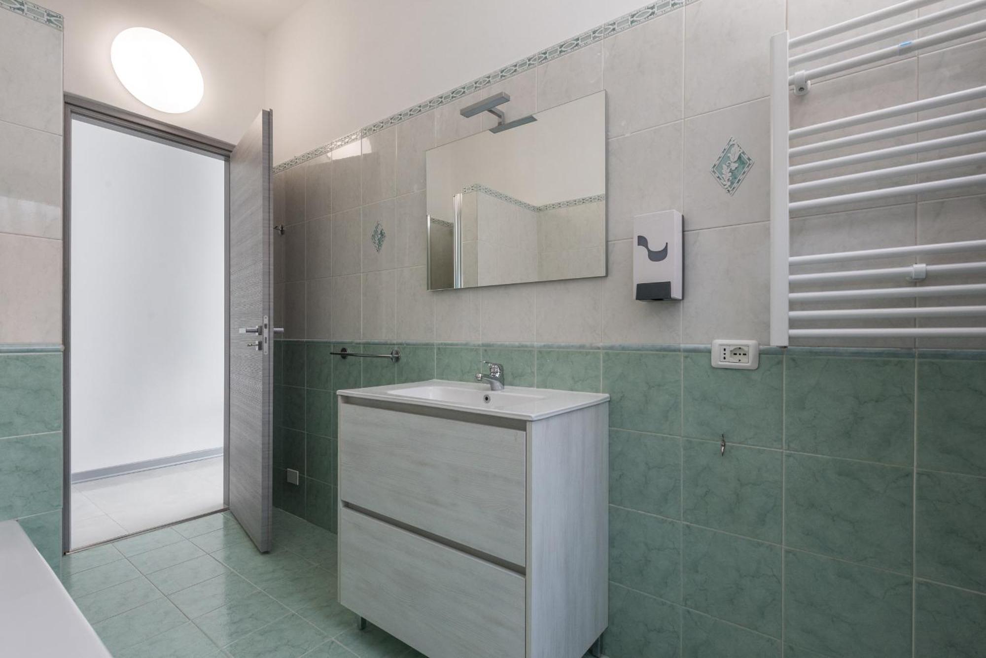 Travelershome Ciampino Airport Guesthouse 600M To Airport Ngoại thất bức ảnh