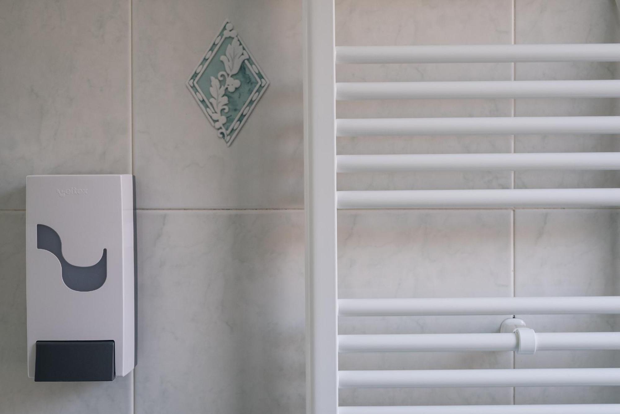 Travelershome Ciampino Airport Guesthouse 600M To Airport Ngoại thất bức ảnh