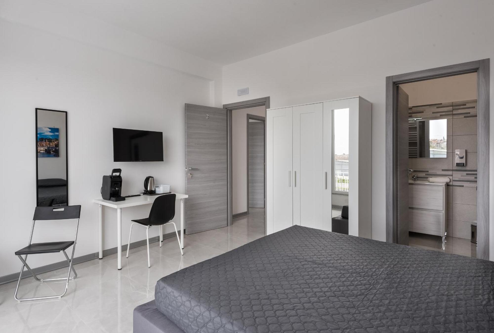 Travelershome Ciampino Airport Guesthouse 600M To Airport Ngoại thất bức ảnh