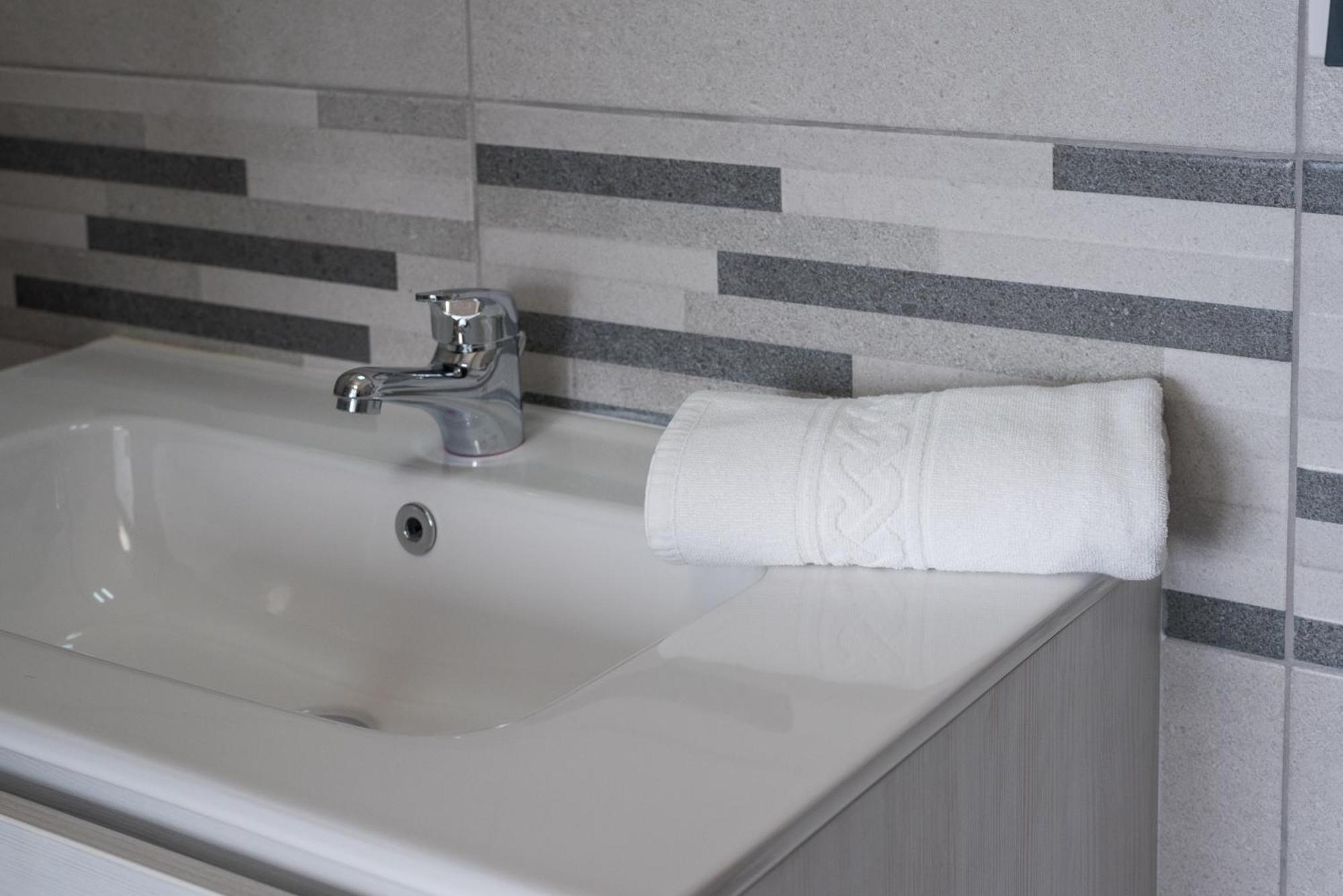 Travelershome Ciampino Airport Guesthouse 600M To Airport Ngoại thất bức ảnh